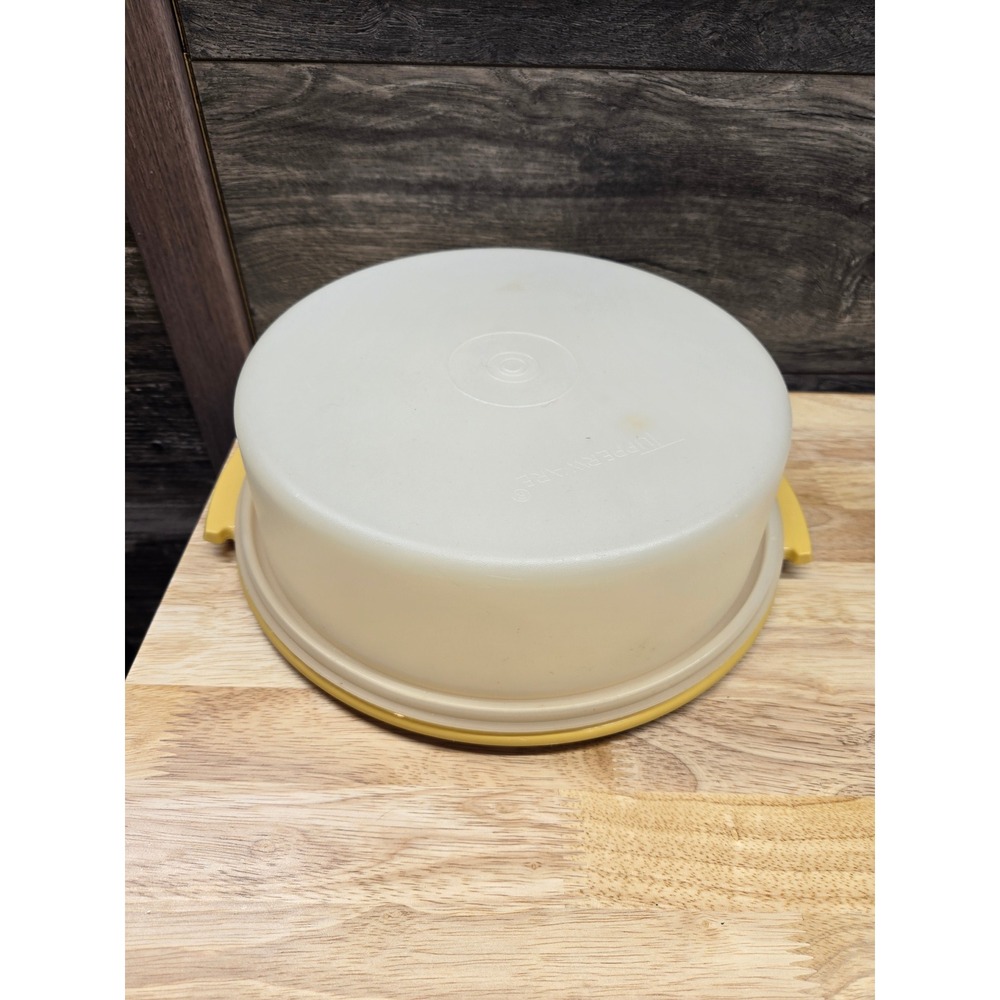 Vintage Tupperware Round Cake Taker Carrier 684-2 Harvest Gold Yellow 12 Inch